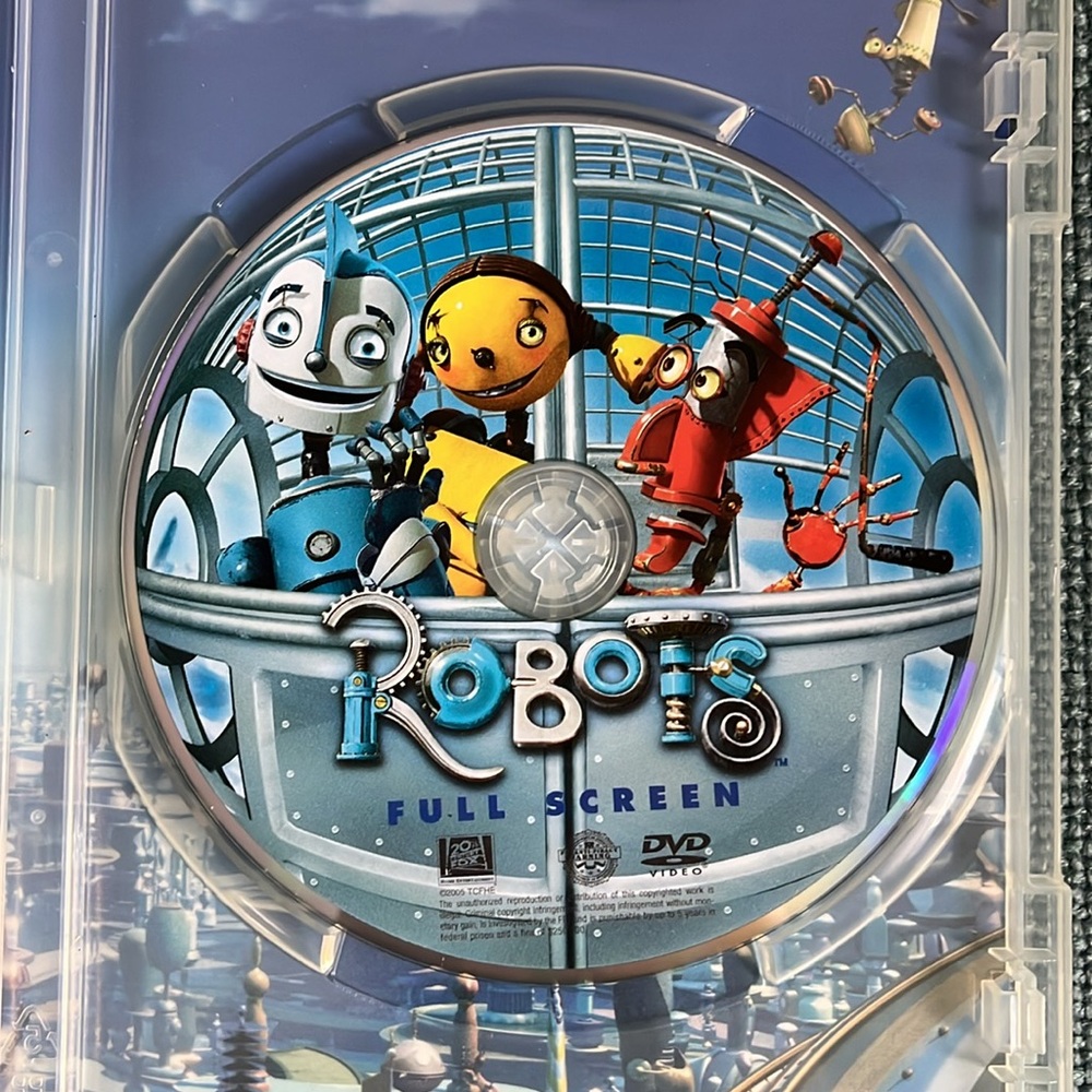 DVD - Robots (Full Screen) - Picture 3 of 3